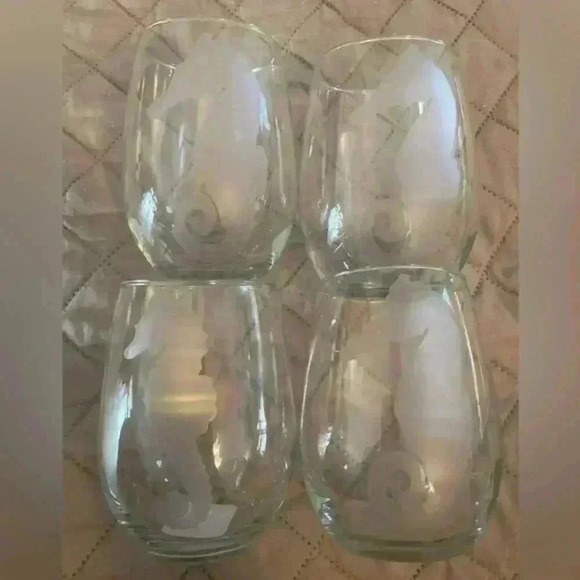 Set of 4 stemless wine glasses- etched seahorse - Picture 1 of 2